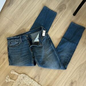 Brand new, never worn men’s jean